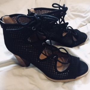 Black Mesh Lace-up Heels~Report